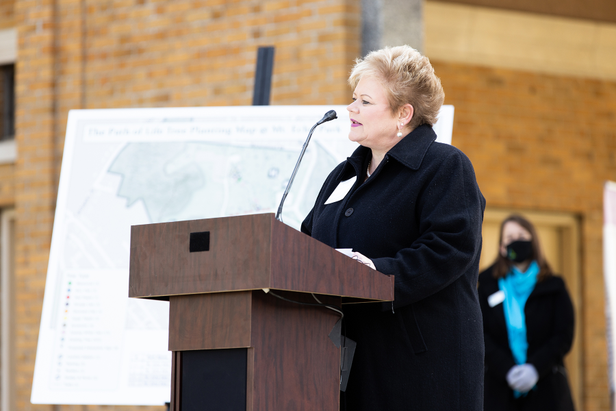 LifeCenter-TreePlanting-88