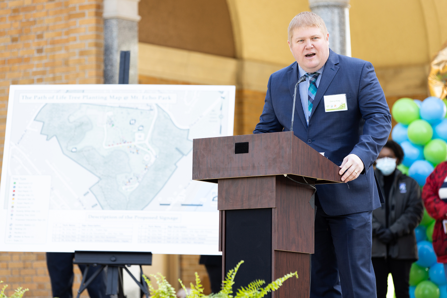 LifeCenter-TreePlanting-94